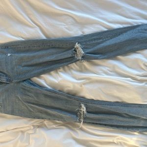 Cute ripped reformation jeans!